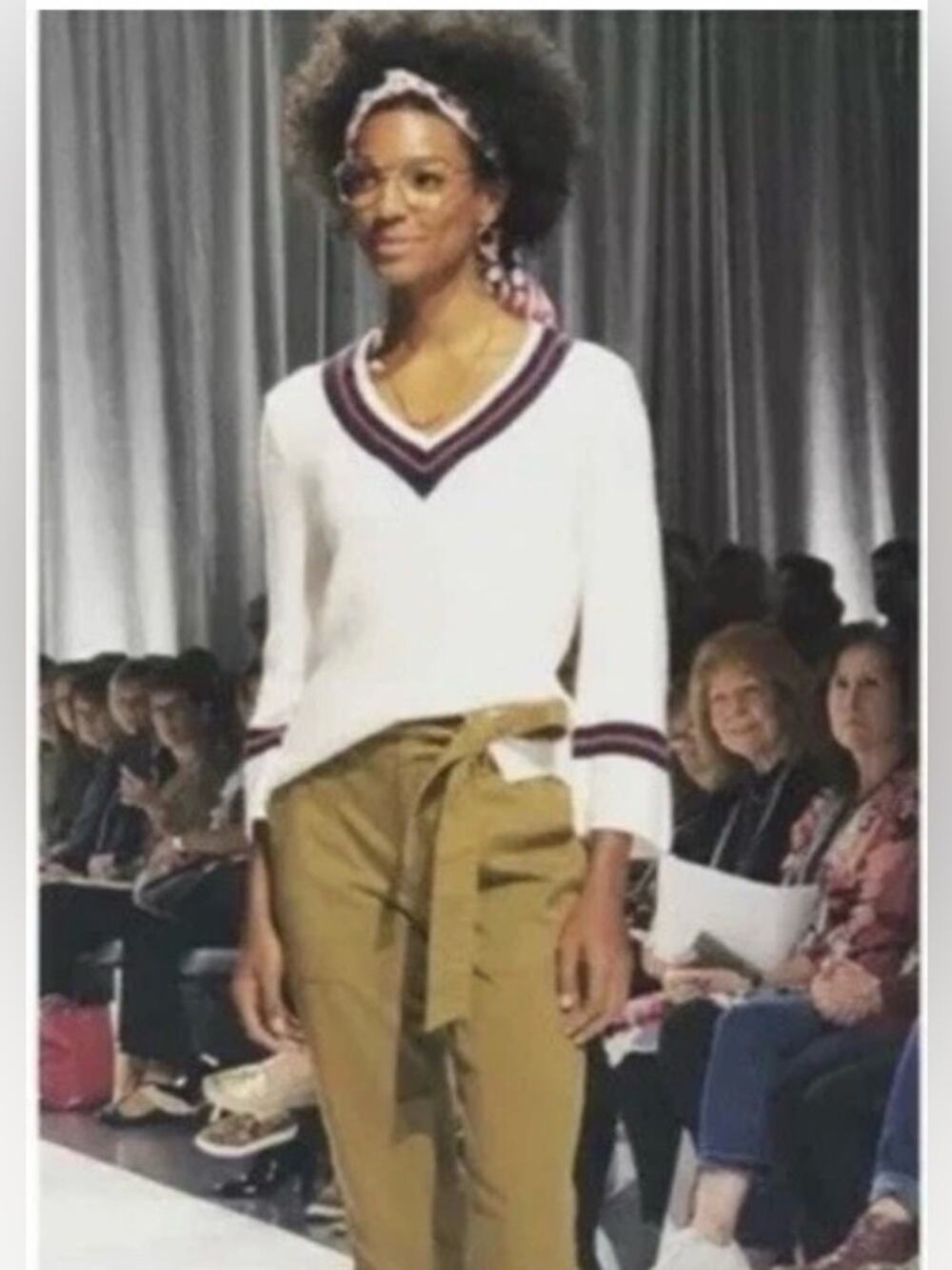 Cabi Sweater White V-Neck ACE Pullover, Varsity Academia Tennis Blue/Red Trim XL